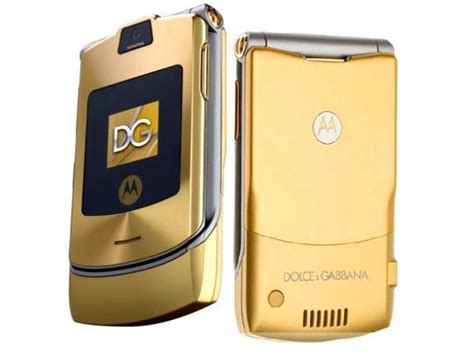 motorola gold dolce gabbana|Motorola D&G RAZR V3i review: Motorola D&G RAZR V3i .